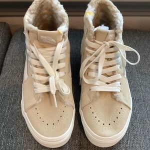 VANS | Sk8-Hi Cozy Hug Plush Sherpa Lined Sneakers - Biscotti